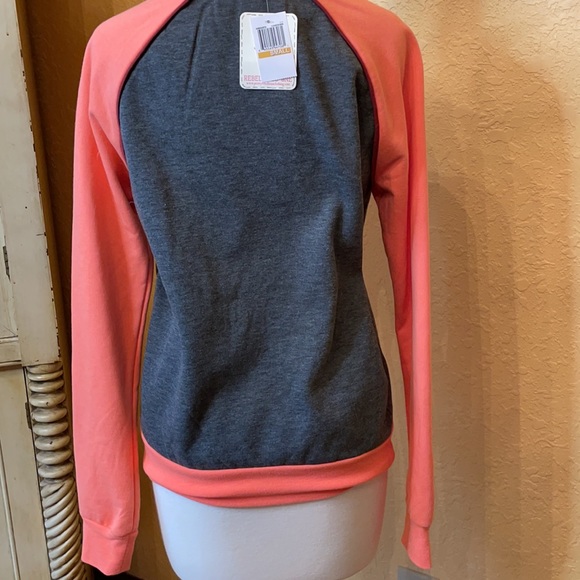 Rebellious fleece top Small - Picture 3 of 4